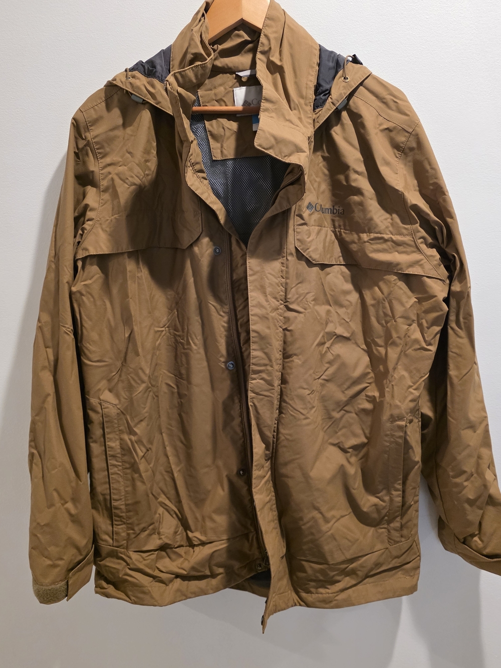 Columbia Men’s Hooded Raincoat in Caramel Brown